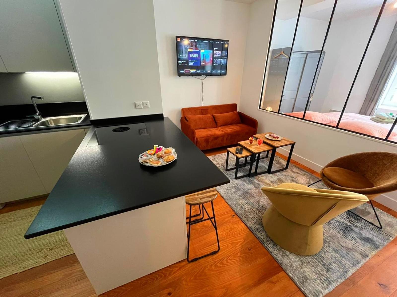 Elegant Studio En Hypercentre Dans Le Quartier Historique Anime Avec Parking Gratuit Кан Екстериор снимка